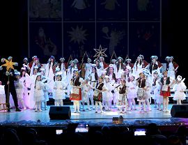 „Głos wdzięczny z nieba wychodzi" - widowisko jasełkowe w Miejskim Zespole Szkół Nr 7 w Krośnie