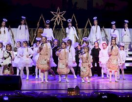 „Głos wdzięczny z nieba wychodzi" - widowisko jasełkowe w Miejskim Zespole Szkół Nr 7 w Krośnie