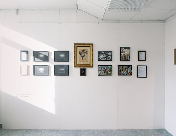 2. A.tystki w trasie, Galeria Epizod, Toruń 2024, Dorota Mościbrodzka Spektrum światła, fot. Yuliia Andriichuk.jpg