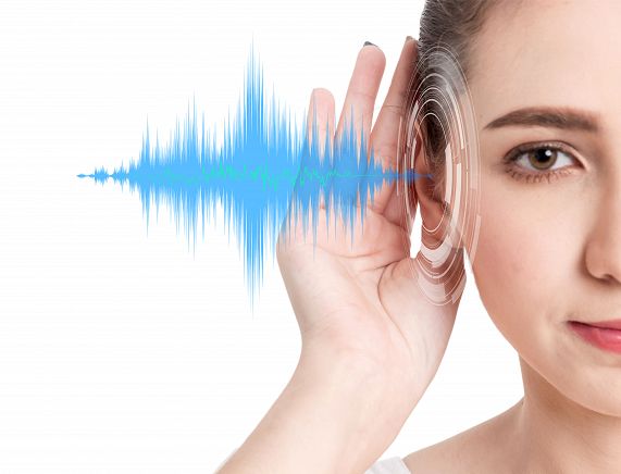 Freepik. Badanie słuchu