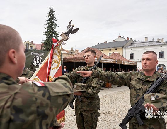 20260829 przysięga krosno 12_znak.jpg